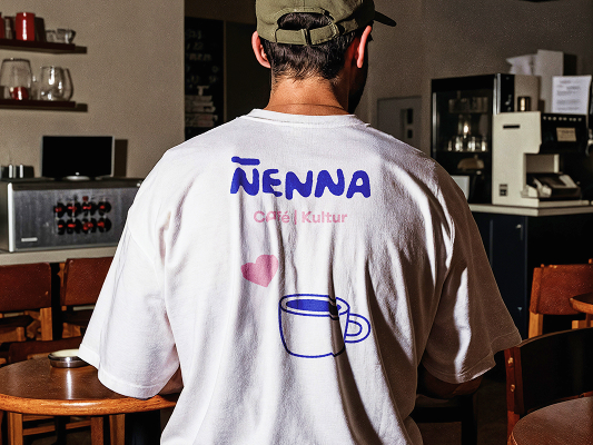 Folge uns auf Instagram